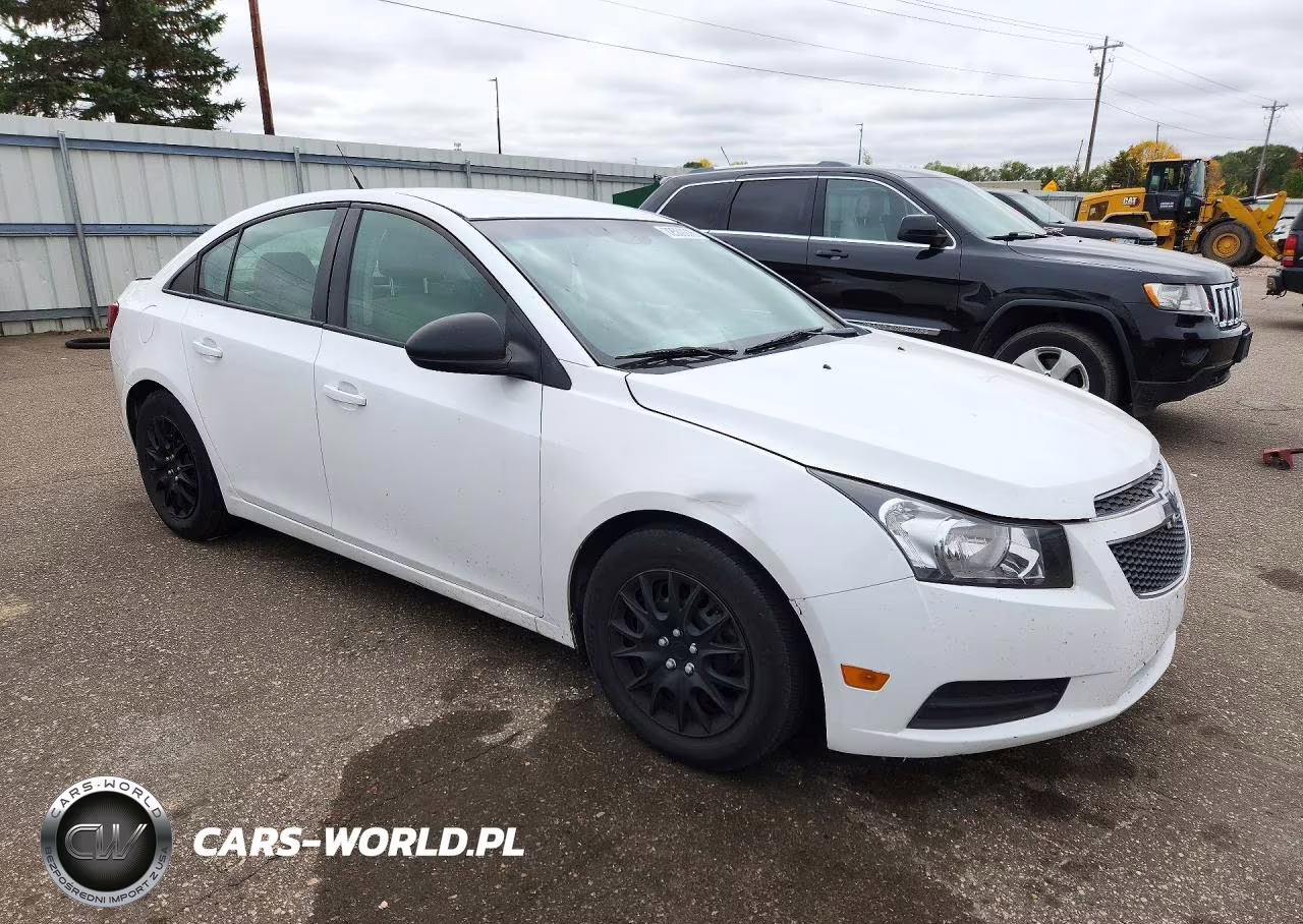 2014 Chevrolet Cruze Ls VIN:1G1PA5SH3E7254885 - 4