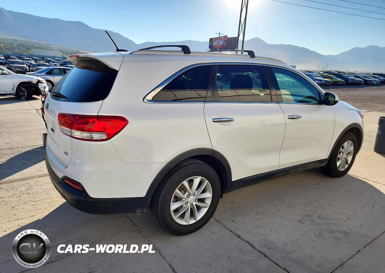 2016 Kia Sorento Lx VIN:5XYPG4A30GG146669 - 3