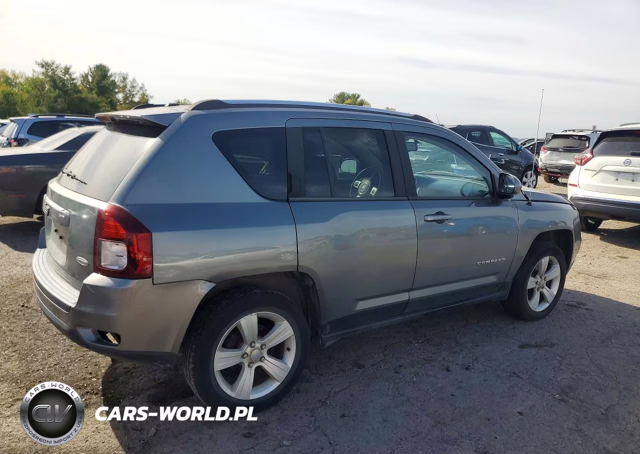 2014 Jeep Compass Latitude VIN:1C4NJDEB2ED503517 - 3