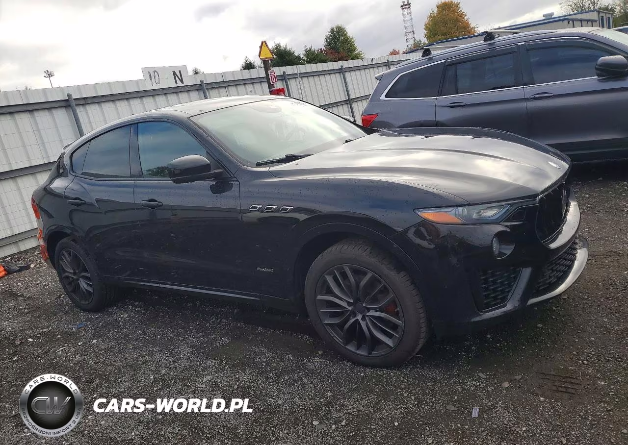 2019 Maserati Levante Sport VIN:ZN661XUS8KX325399 - 4