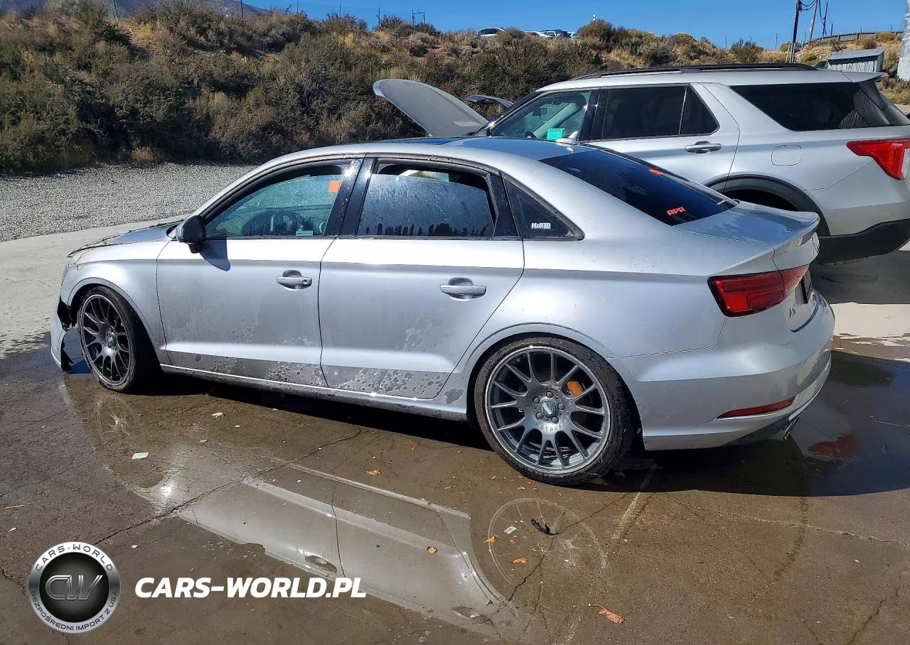 2018 Audi A3 Premium VIN:WAUAUGFFXJ1041760 - 2