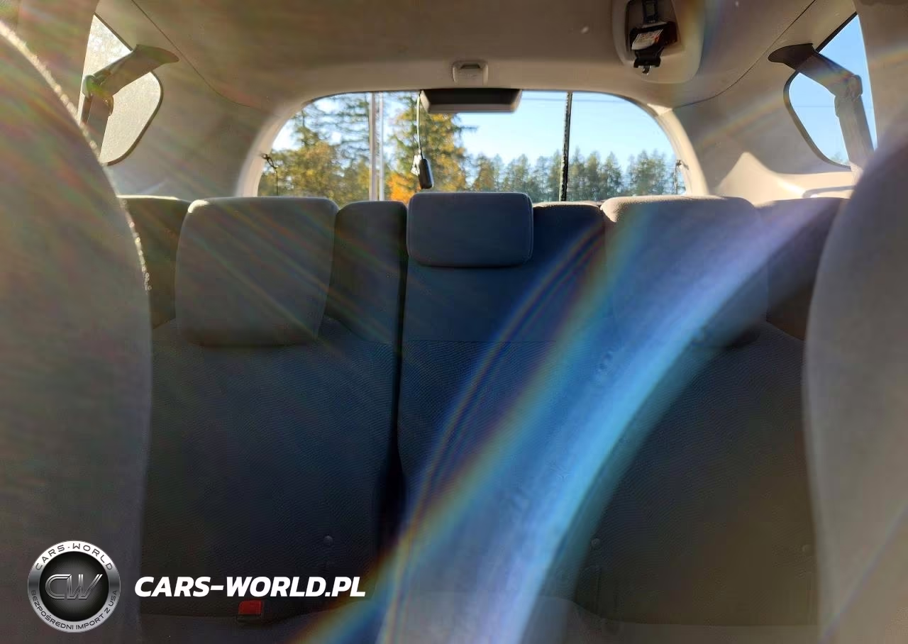 2011 Honda Fit VIN:JHMGE8H32BS011150 - 10