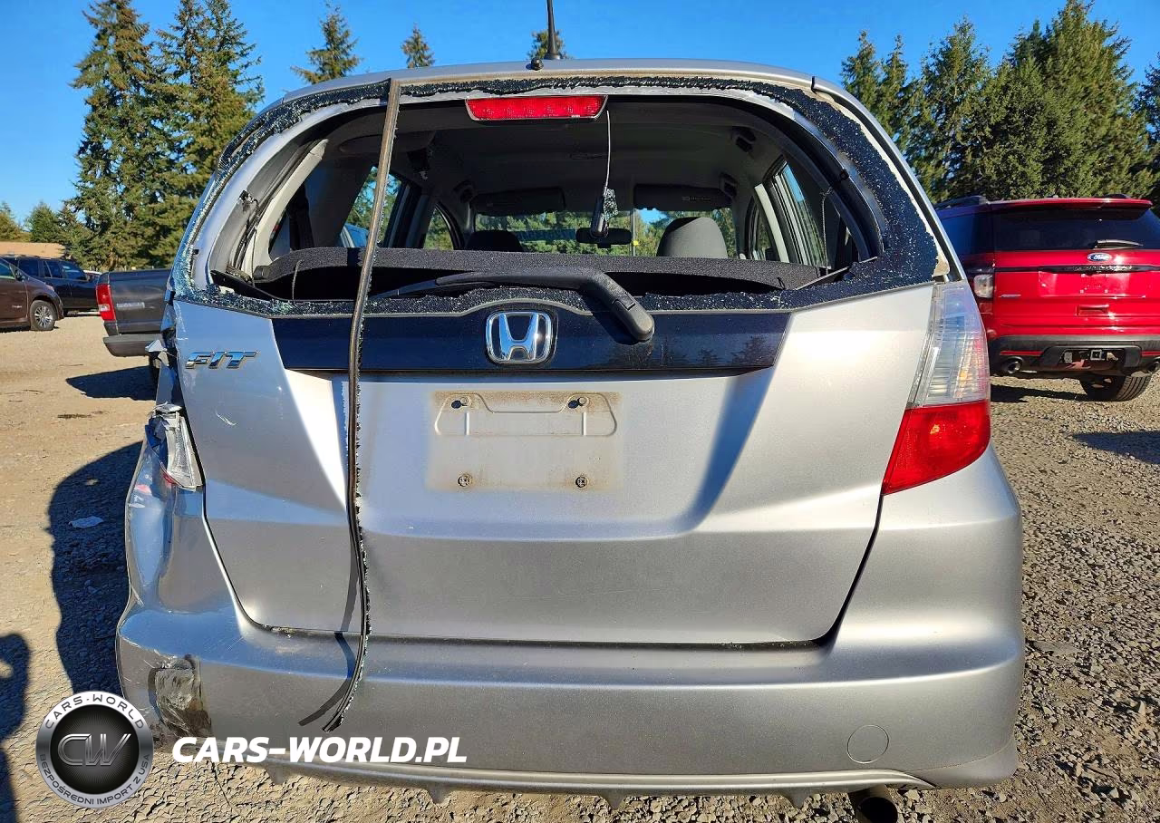 2011 Honda Fit VIN:JHMGE8H32BS011150 - 6
