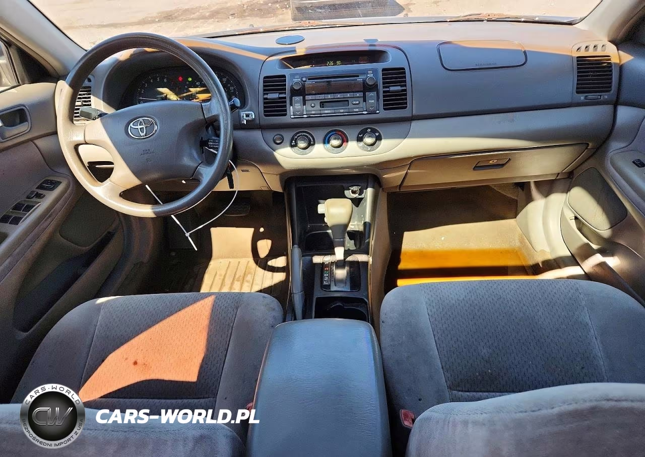 2004 Toyota Camry Le VIN:4T1BE32KX4U882962 - 8