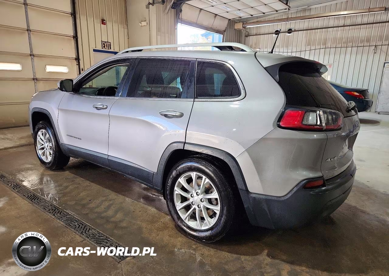 2019 Jeep Cherokee Latitude VIN:1C4PJMCB6KD311816 - 2