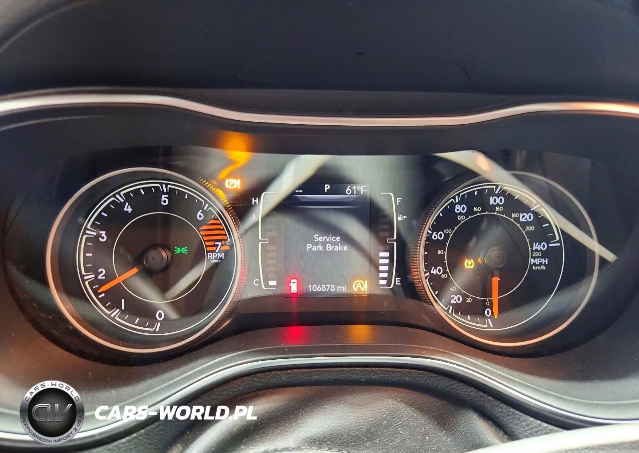 2019 Jeep Cherokee Latitude VIN:1C4PJMCB6KD311816 - 9