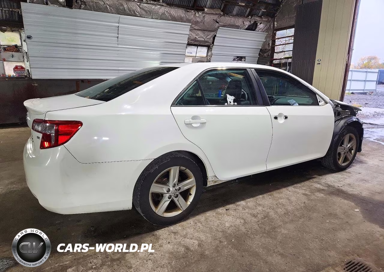 2013 Toyota Camry Se VIN:4T1BF1FK8DU281156 - 3