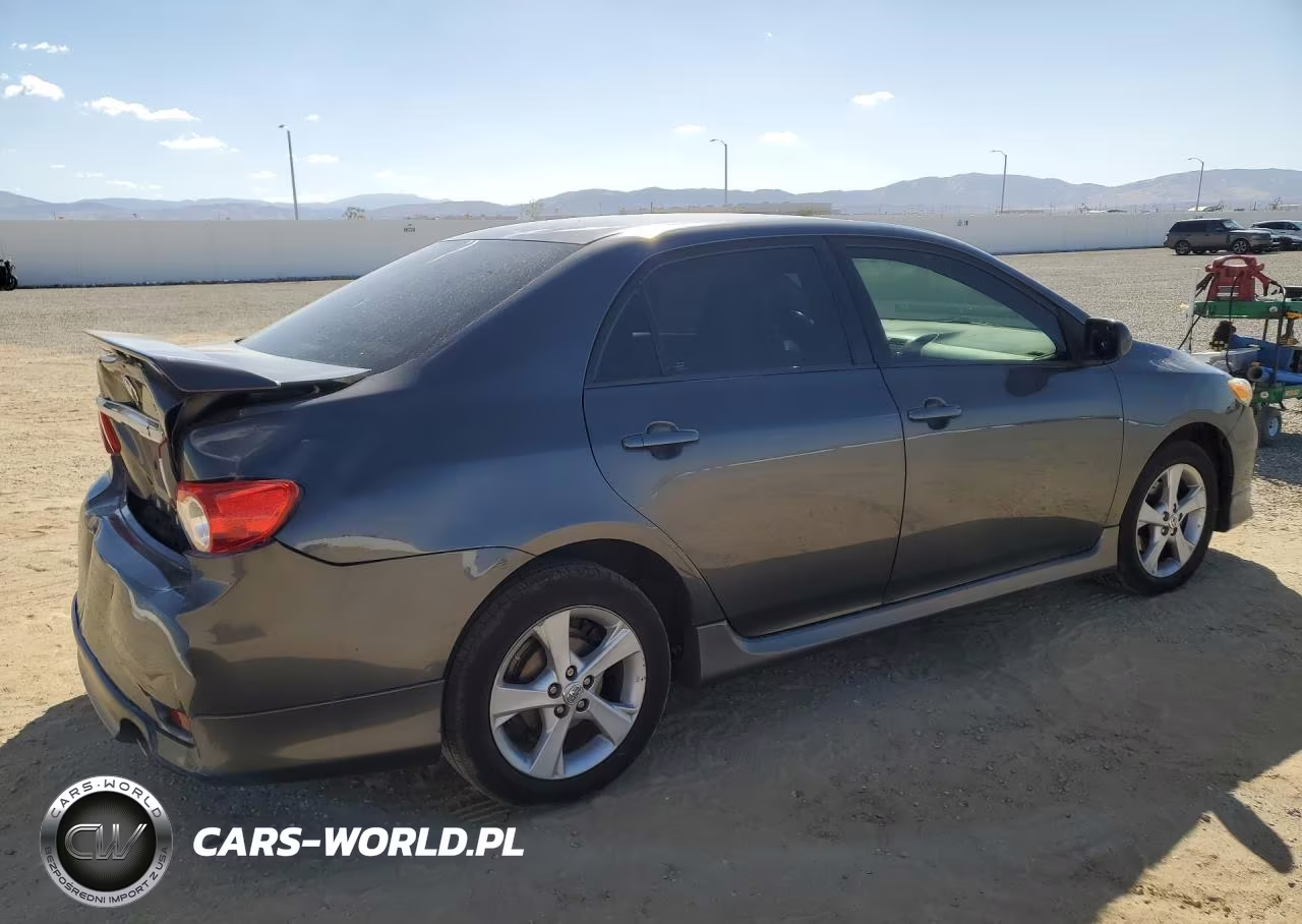 2011 Toyota Corolla S VIN:2T1BU4EE7BC688094 - 3