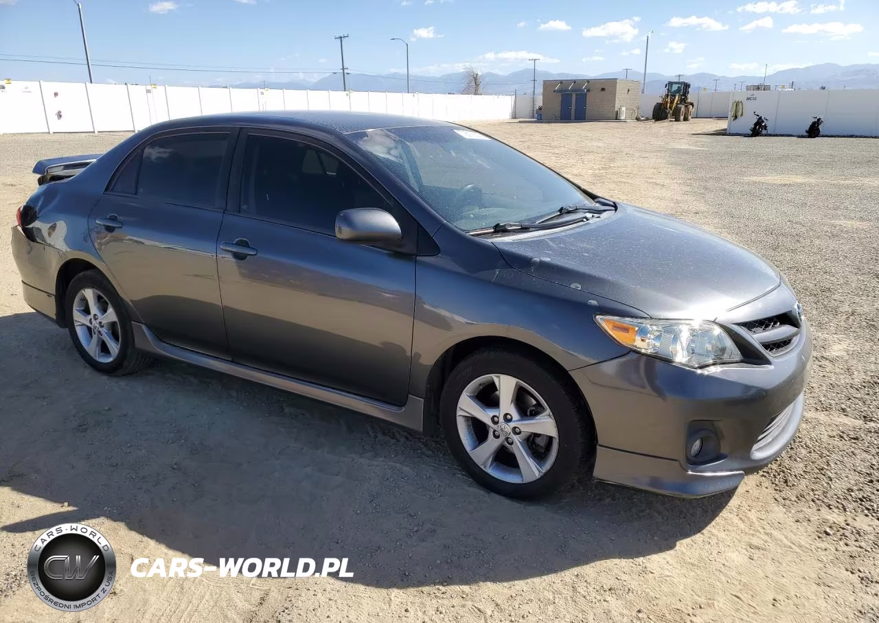 2011 Toyota Corolla S VIN:2T1BU4EE7BC688094 - 4