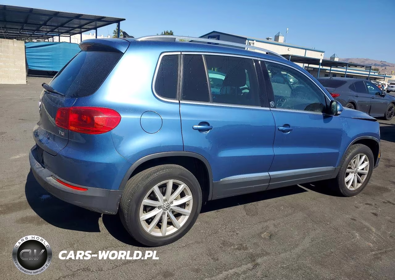 2017 Volkswagen Tiguan Wolfsburg VIN:WVGRV7AX3HK003452 - 3