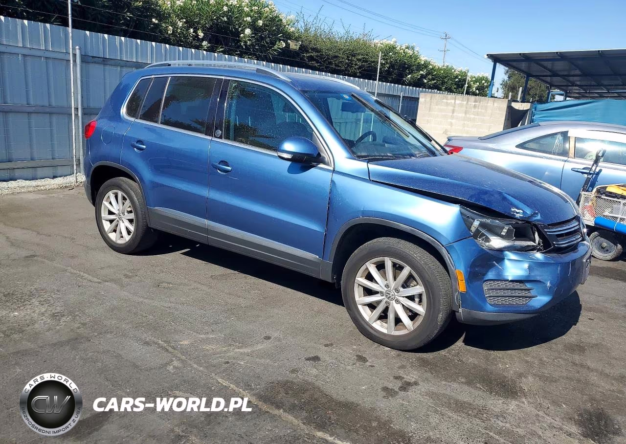 2017 Volkswagen Tiguan Wolfsburg VIN:WVGRV7AX3HK003452 - 4