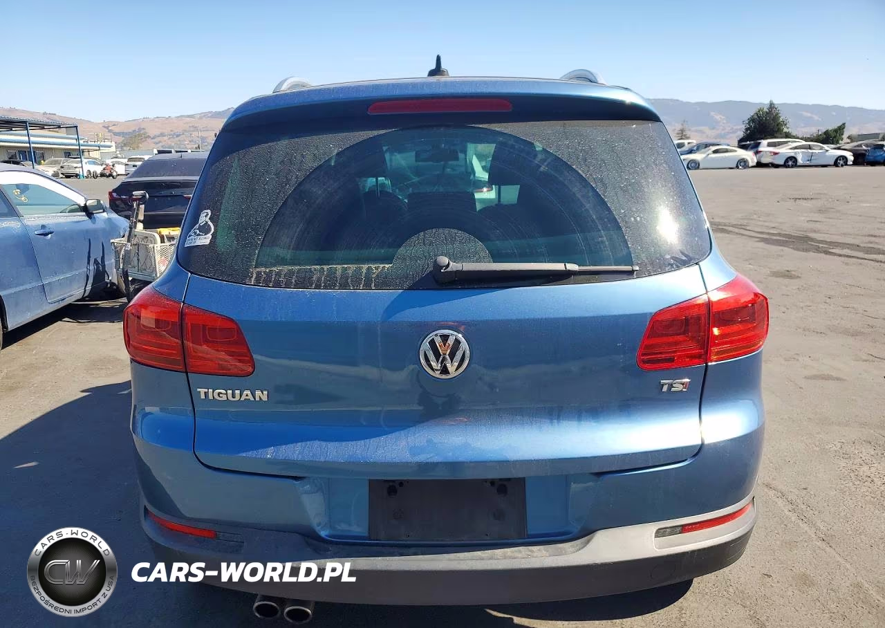 2017 Volkswagen Tiguan Wolfsburg VIN:WVGRV7AX3HK003452 - 6