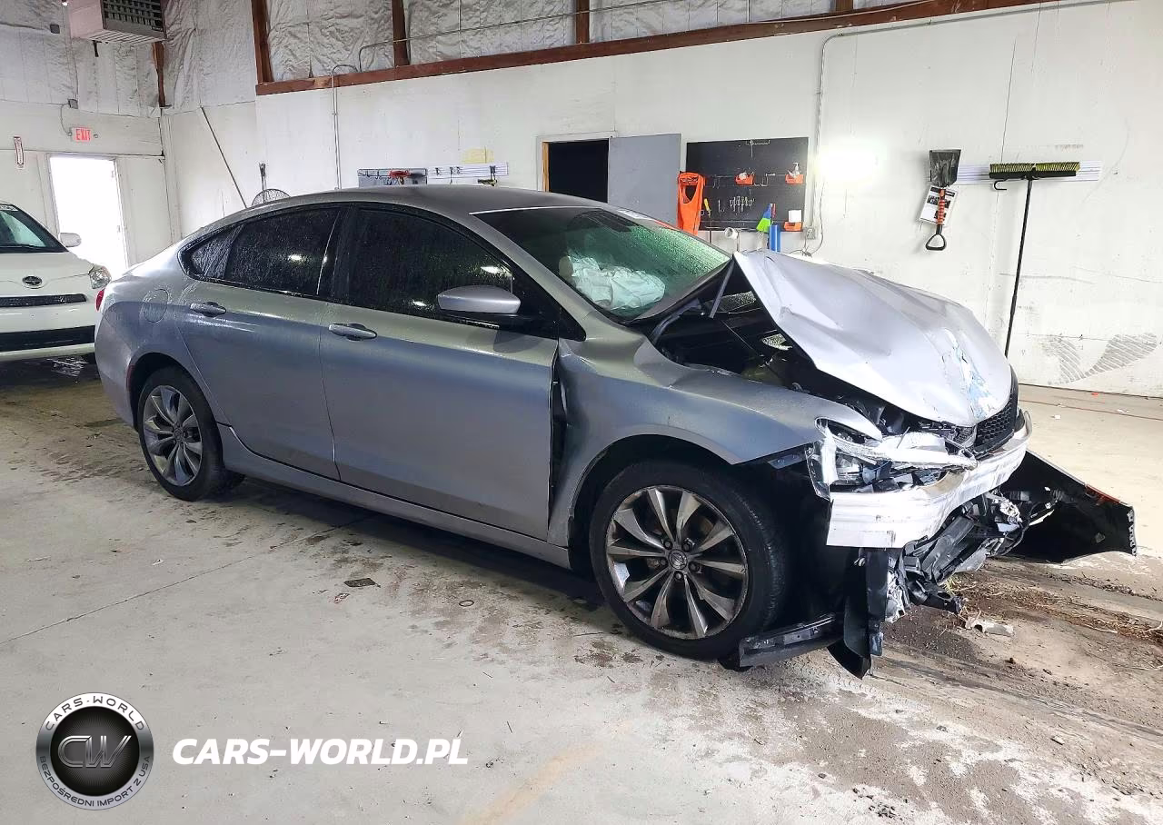 2015 Chrysler 200 S VIN:1C3CCCBB9FN698659 - 4