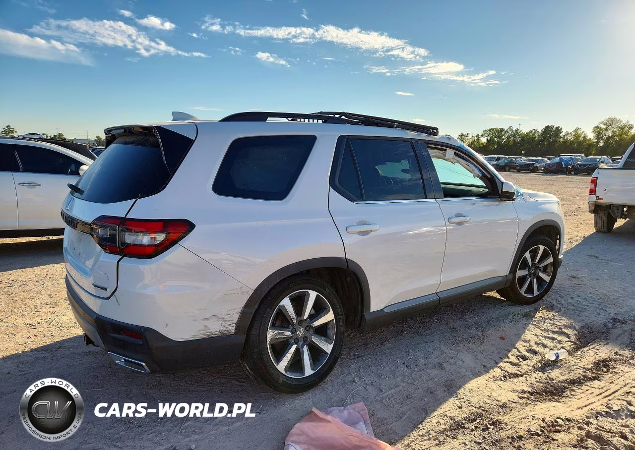 2025 Honda Pilot Touring VIN:5FNYG2H79SB000255 - 3