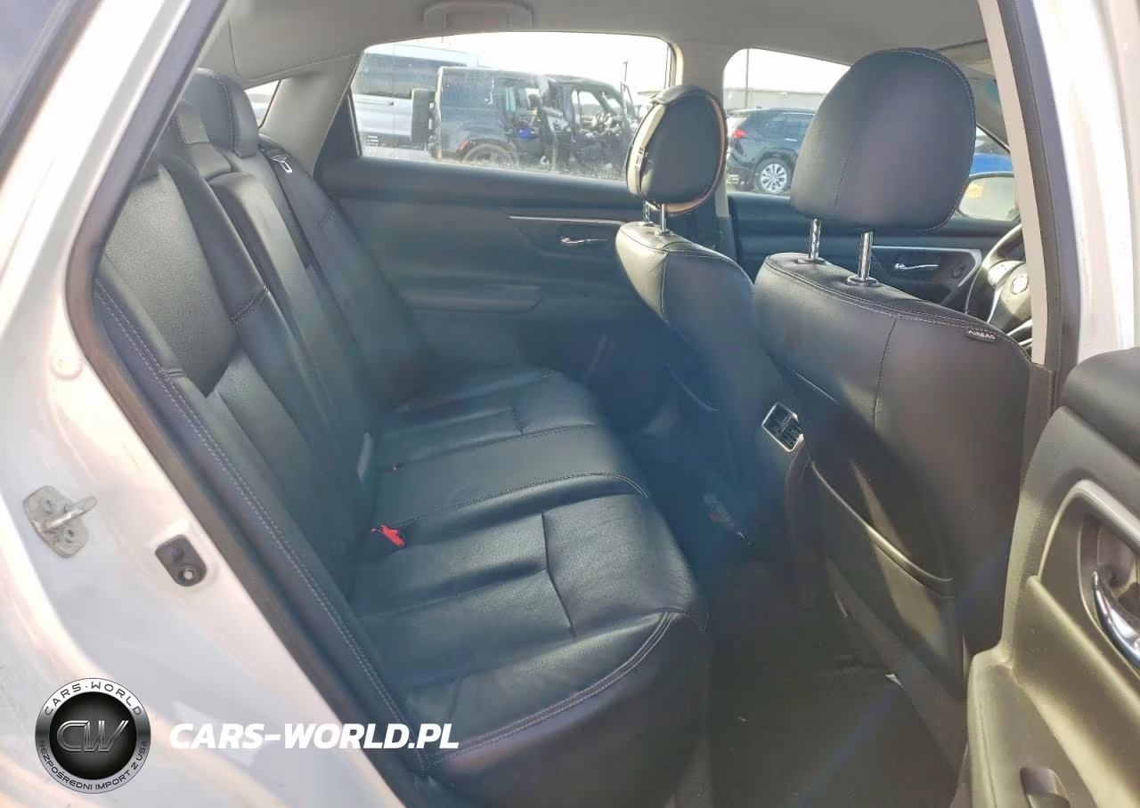 2018 Nissan Altima 2.5 VIN:1N4AL3AP9JC175006 - 10
