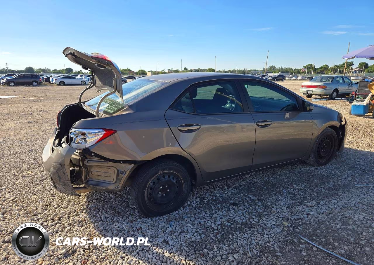 2018 Toyota Corolla Le VIN:2T1BURHE4JC097888 - 3