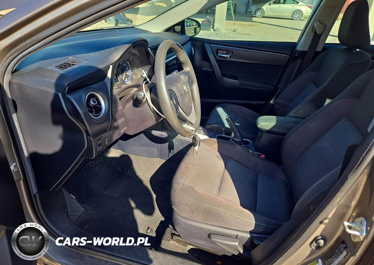 2018 Toyota Corolla Le VIN:2T1BURHE4JC097888 - 7