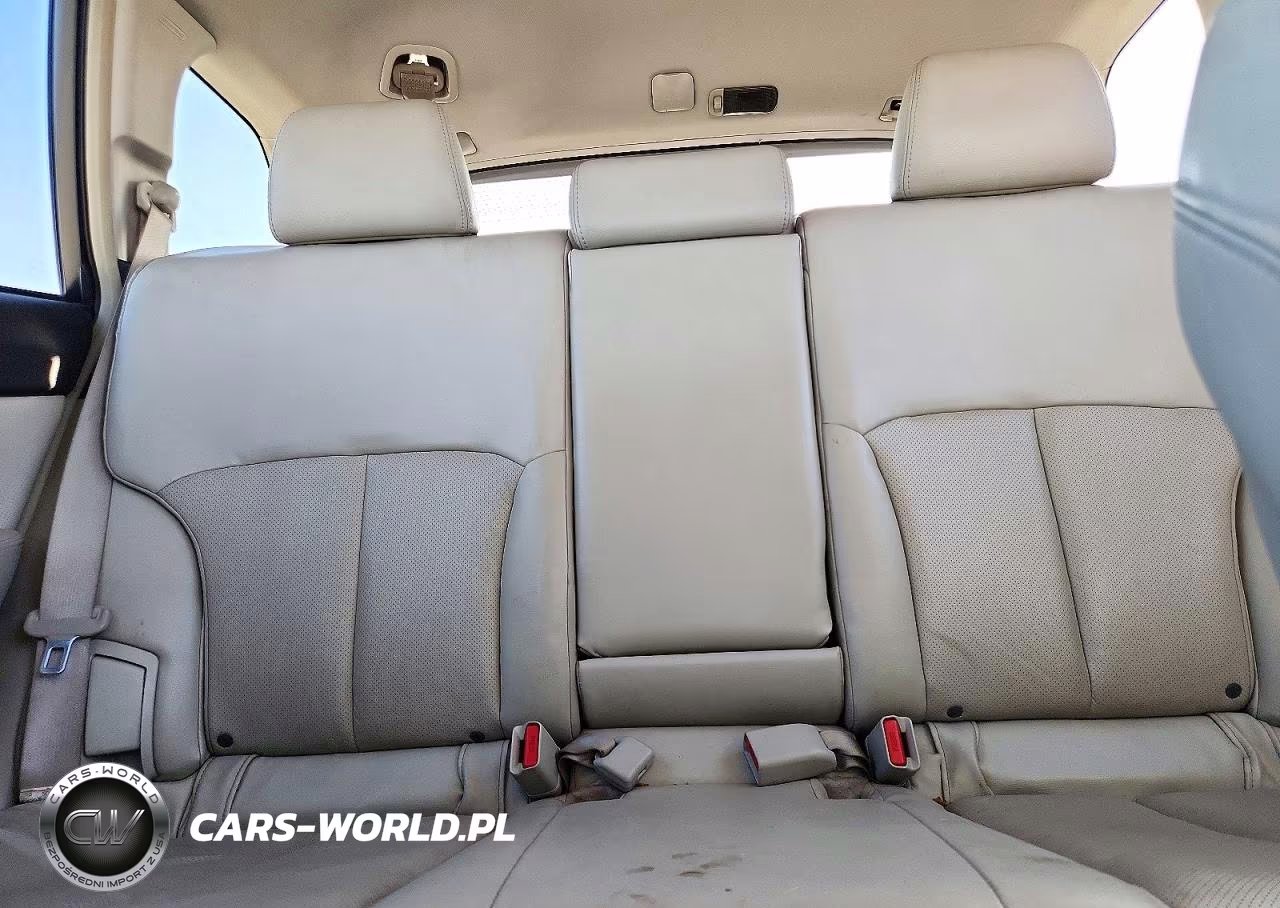 2011 Subaru Outback 3.6R Limited VIN:4S4BRDKC2B2375582 - 10