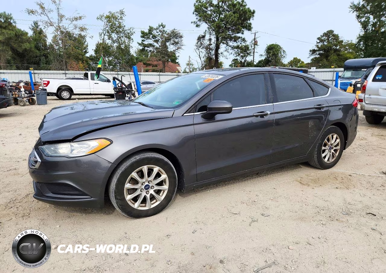 2018 Ford Fusion S VIN:3FA6P0G73JR129723 - 1