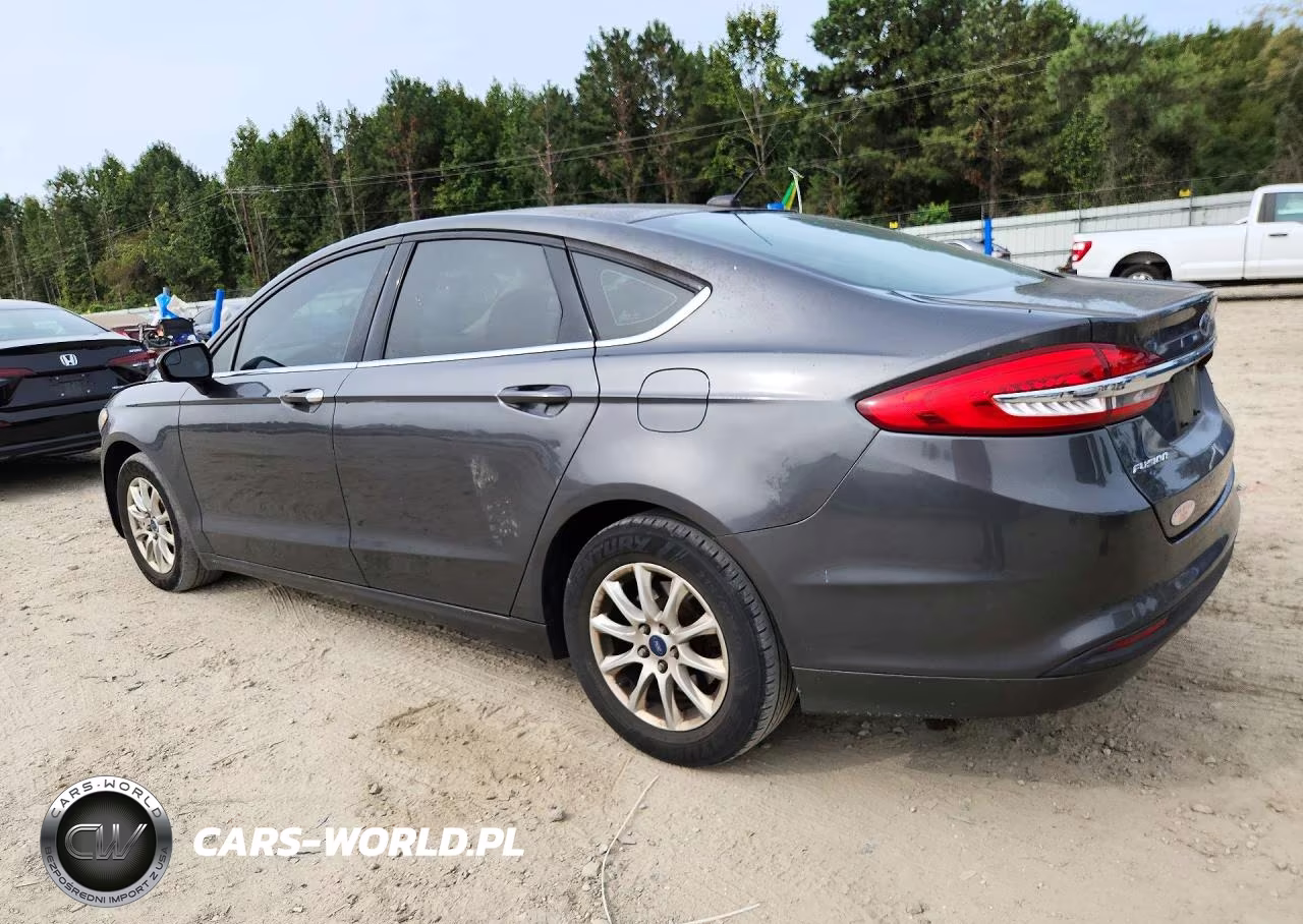 2018 Ford Fusion S VIN:3FA6P0G73JR129723 - 2