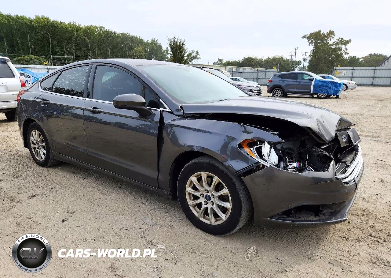 2018 Ford Fusion S VIN:3FA6P0G73JR129723 - 4
