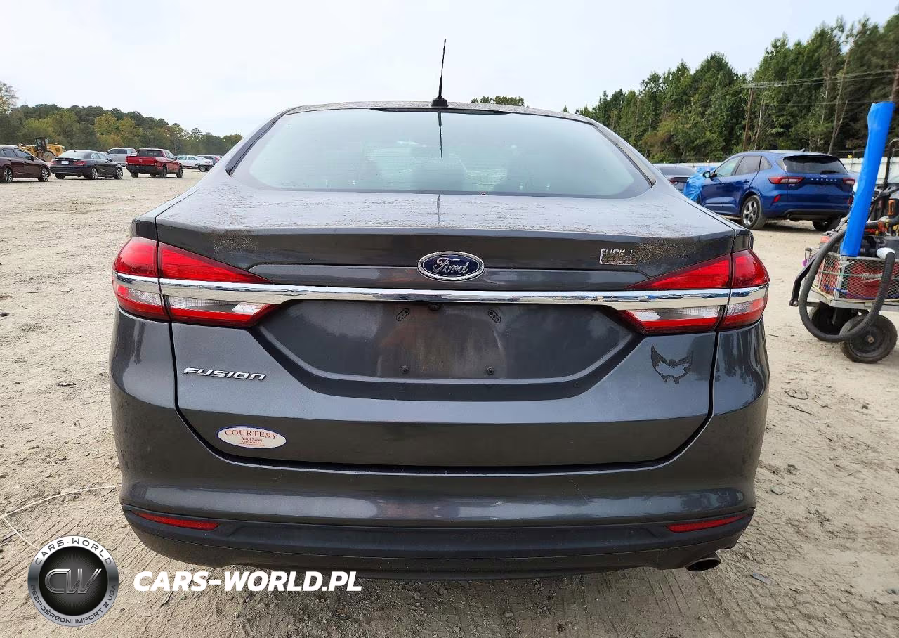 2018 Ford Fusion S VIN:3FA6P0G73JR129723 - 6