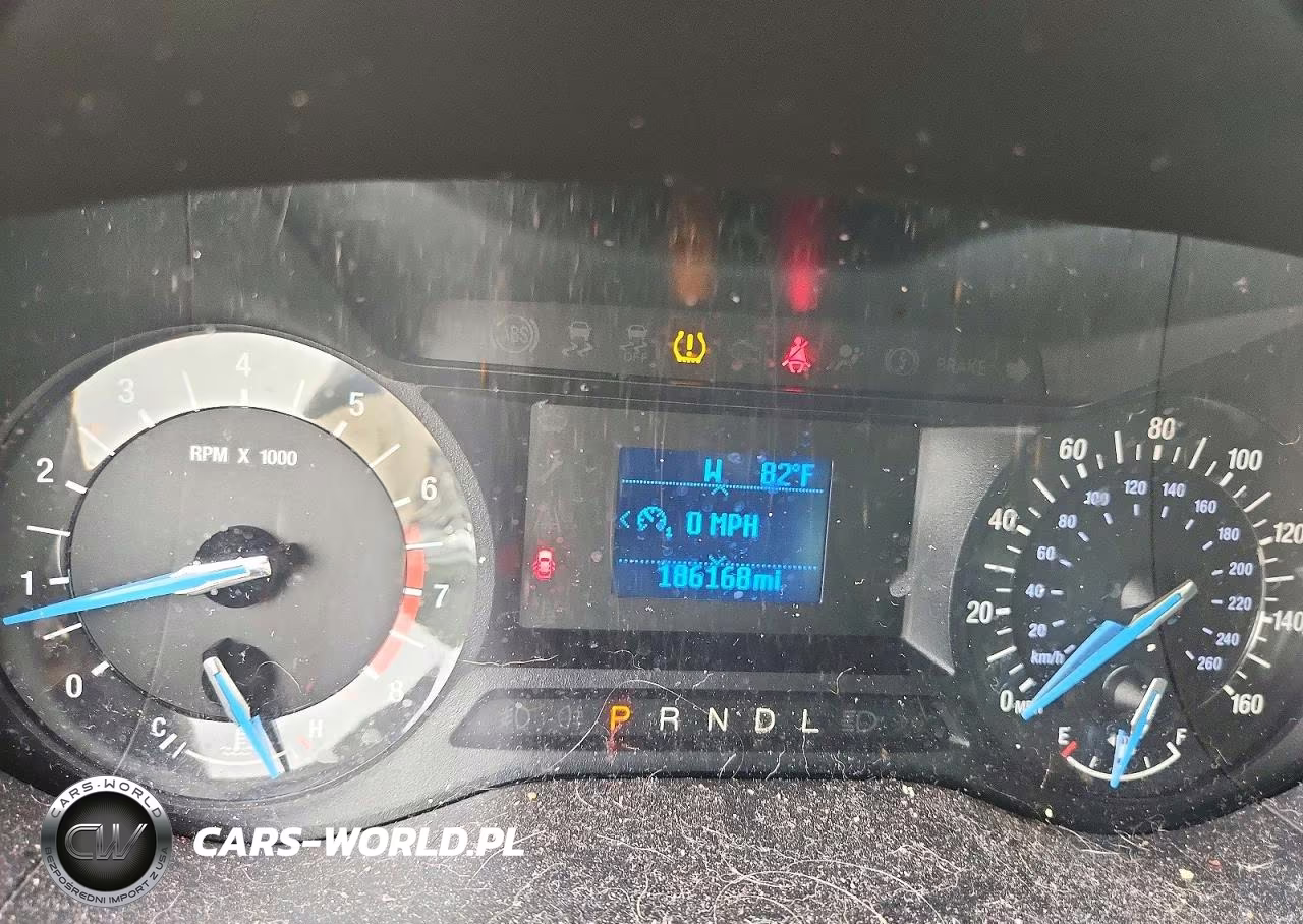 2018 Ford Fusion S VIN:3FA6P0G73JR129723 - 9