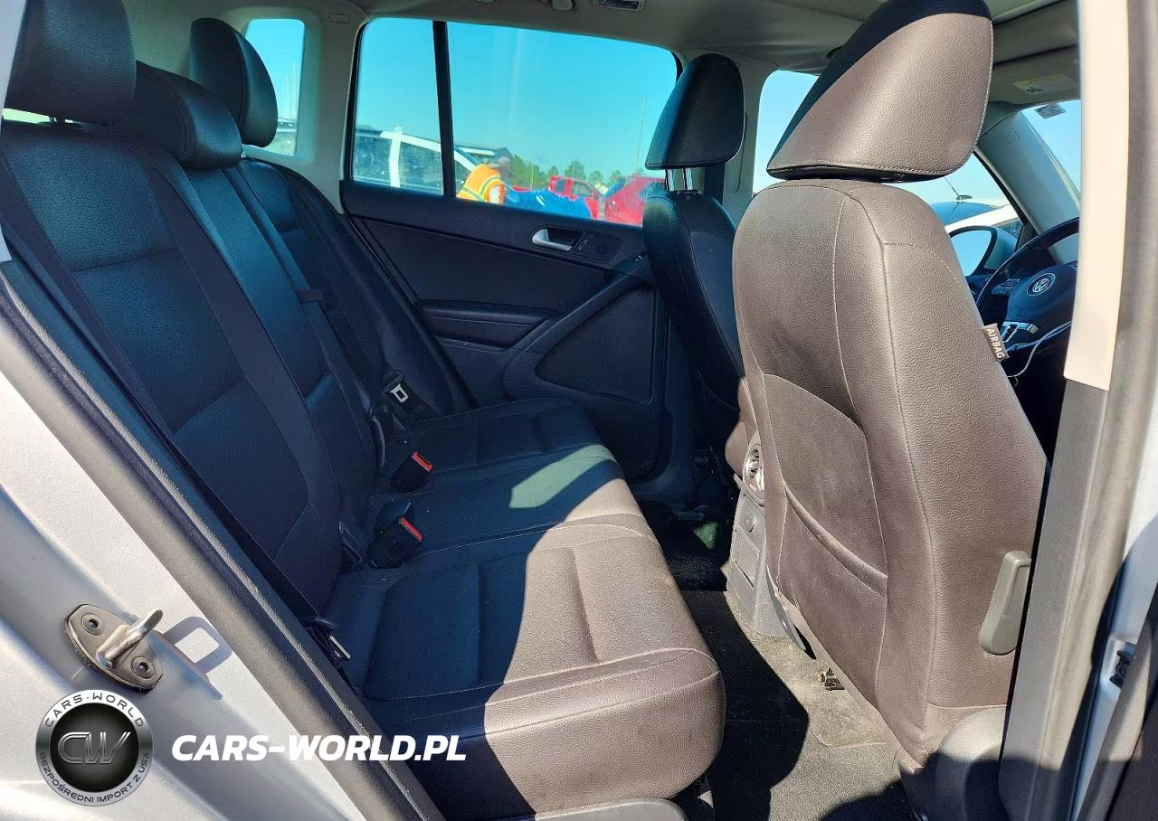 2017 Volkswagen Tiguan Wolfsburg VIN:WVGRV7AX7HK007150 - 10