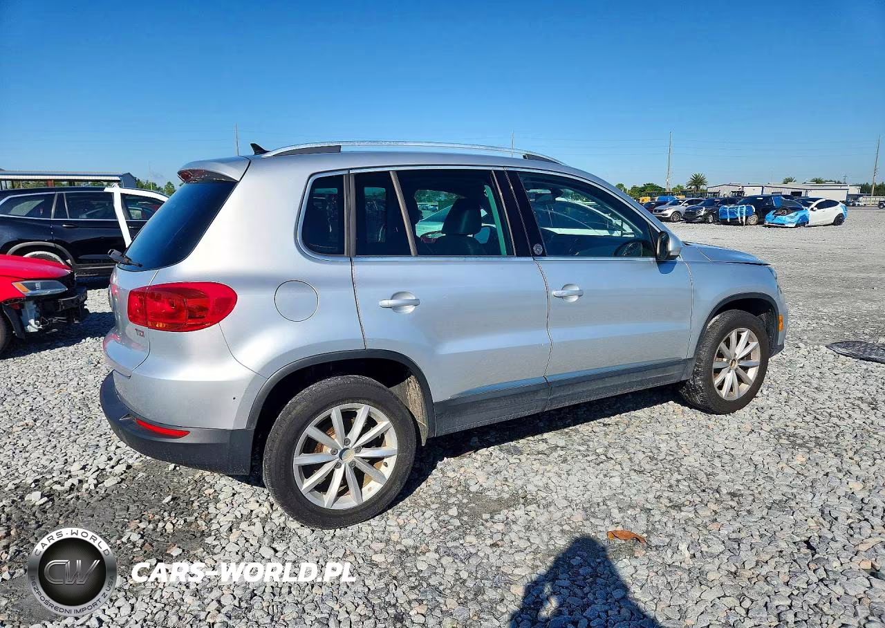 2017 Volkswagen Tiguan Wolfsburg VIN:WVGRV7AX7HK007150 - 3