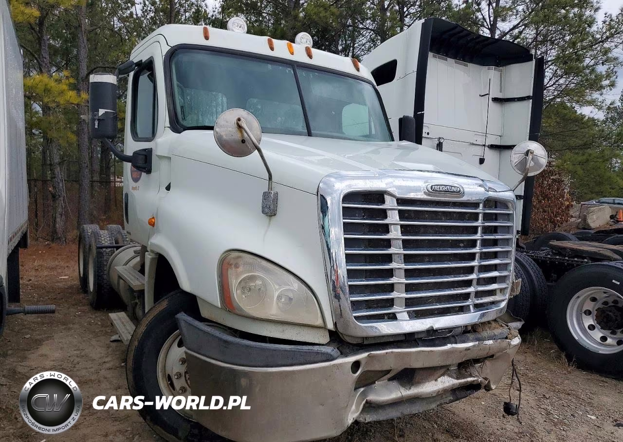 2012 Freightliner Cascadia Semi Truck