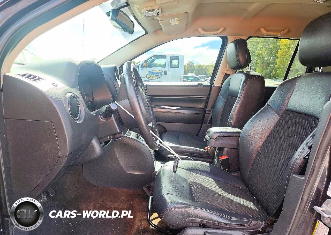 2014 Jeep Compass Latitude VIN:1C4NJDEB3ED827303 - 7