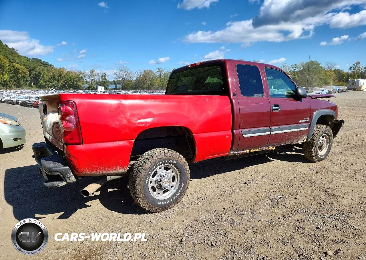 2003 Chevrolet Silverado K2500 Heavy Duty VIN:1GCHK29103E123728 - 3