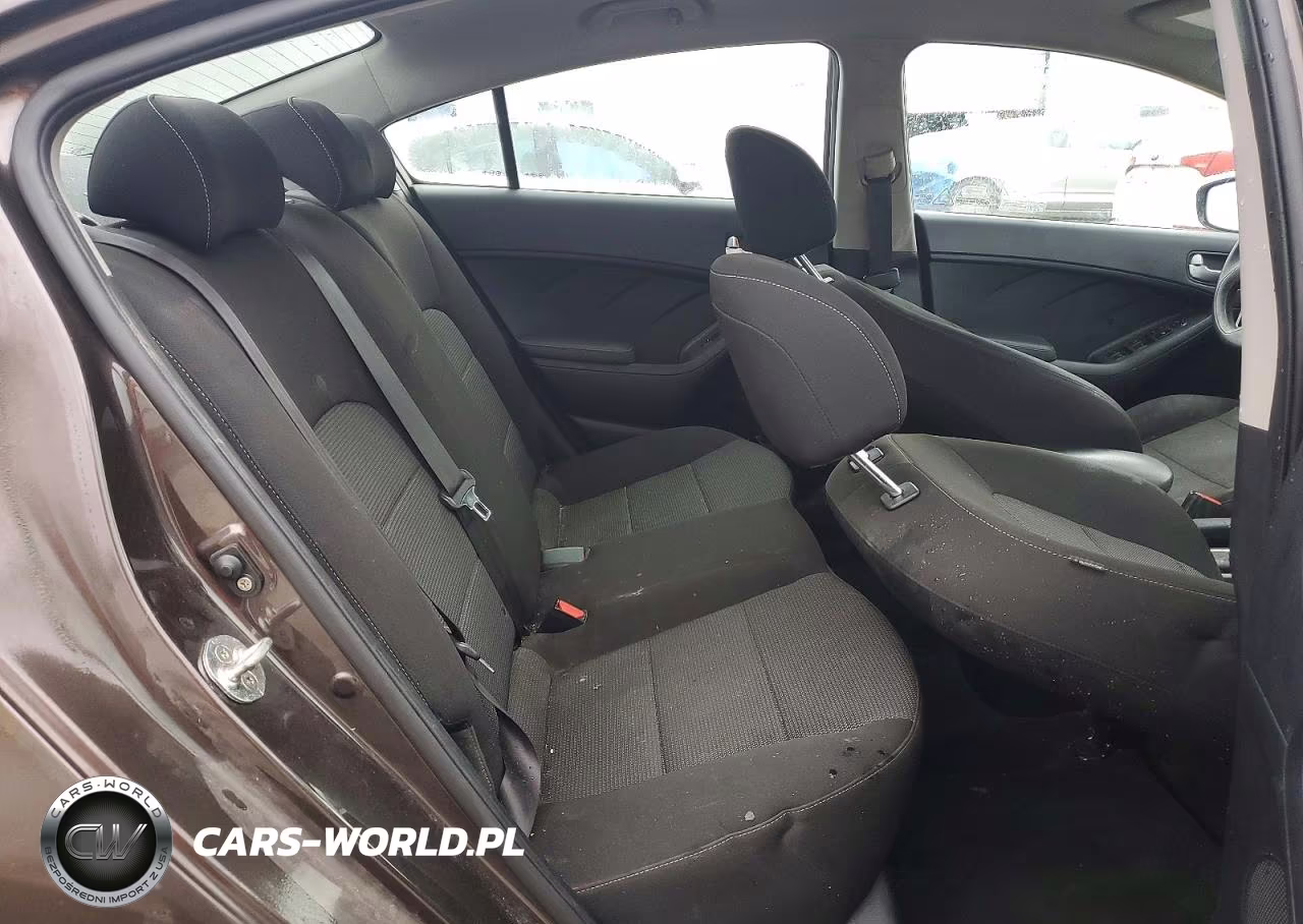 2018 Kia Forte Lx VIN:3KPFK4A78JE198682 - 10