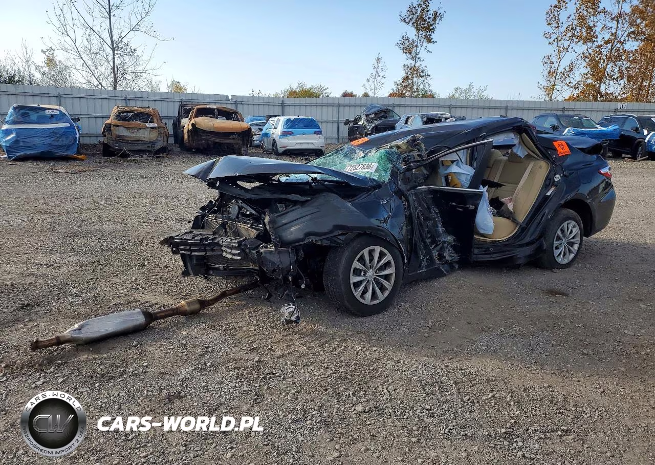 2015 Toyota Camry Le – zdjęcie 1 z 11