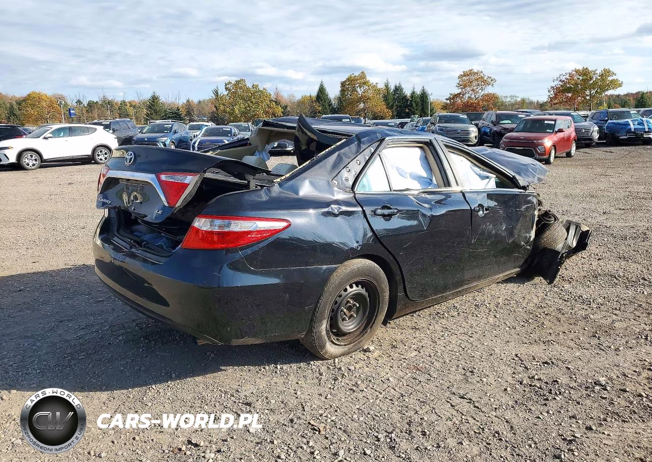 2015 Toyota Camry Le VIN:4T1BF1FK4FU110360 - 3