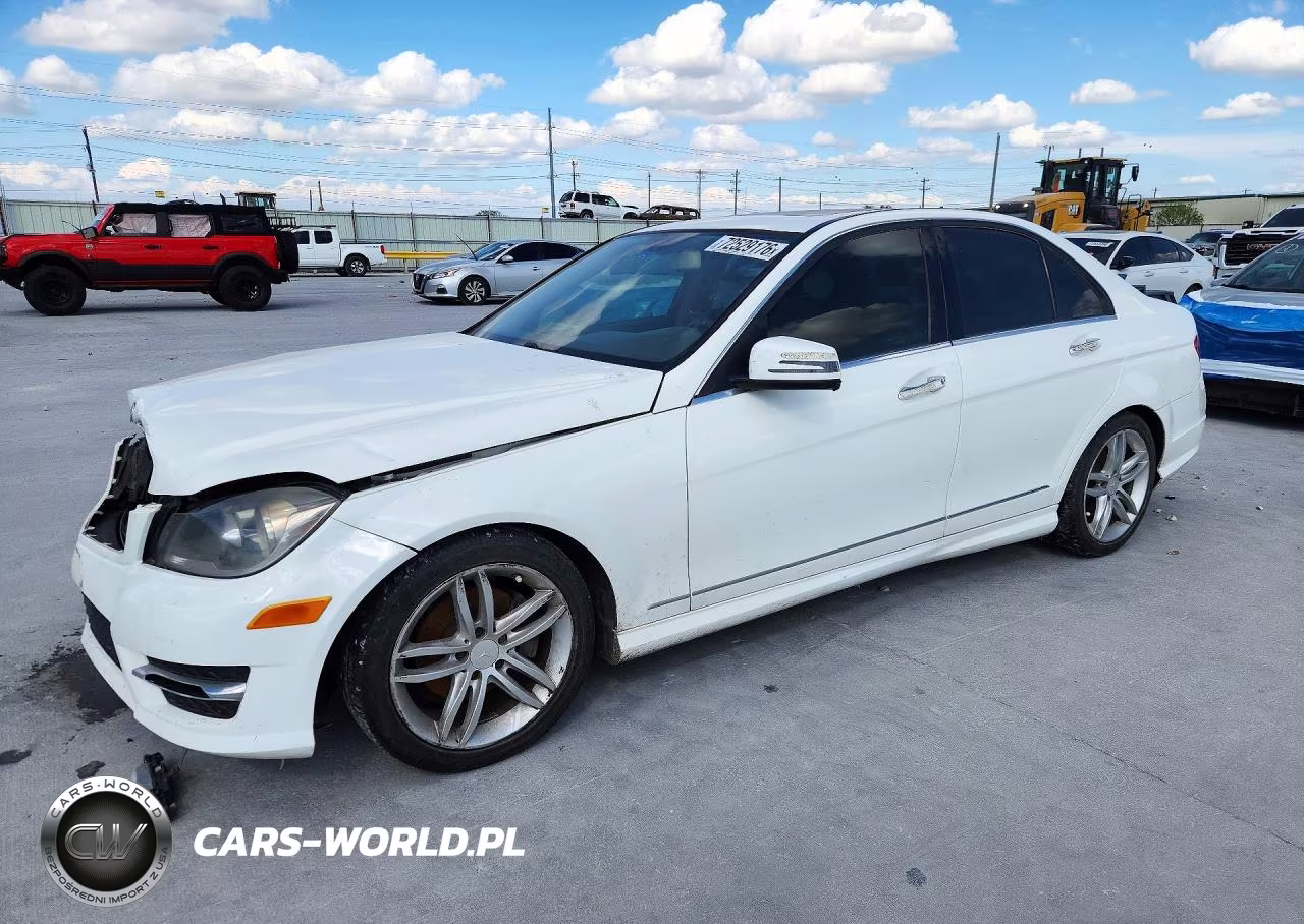 2014 Mercedes-Benz C 250 VIN:WDDGF4HB3EA938673 - 1