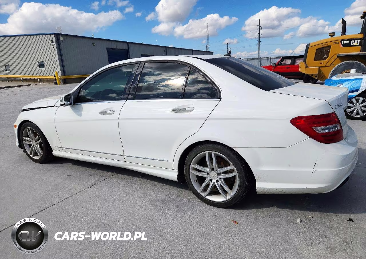 2014 Mercedes-Benz C 250 VIN:WDDGF4HB3EA938673 - 2