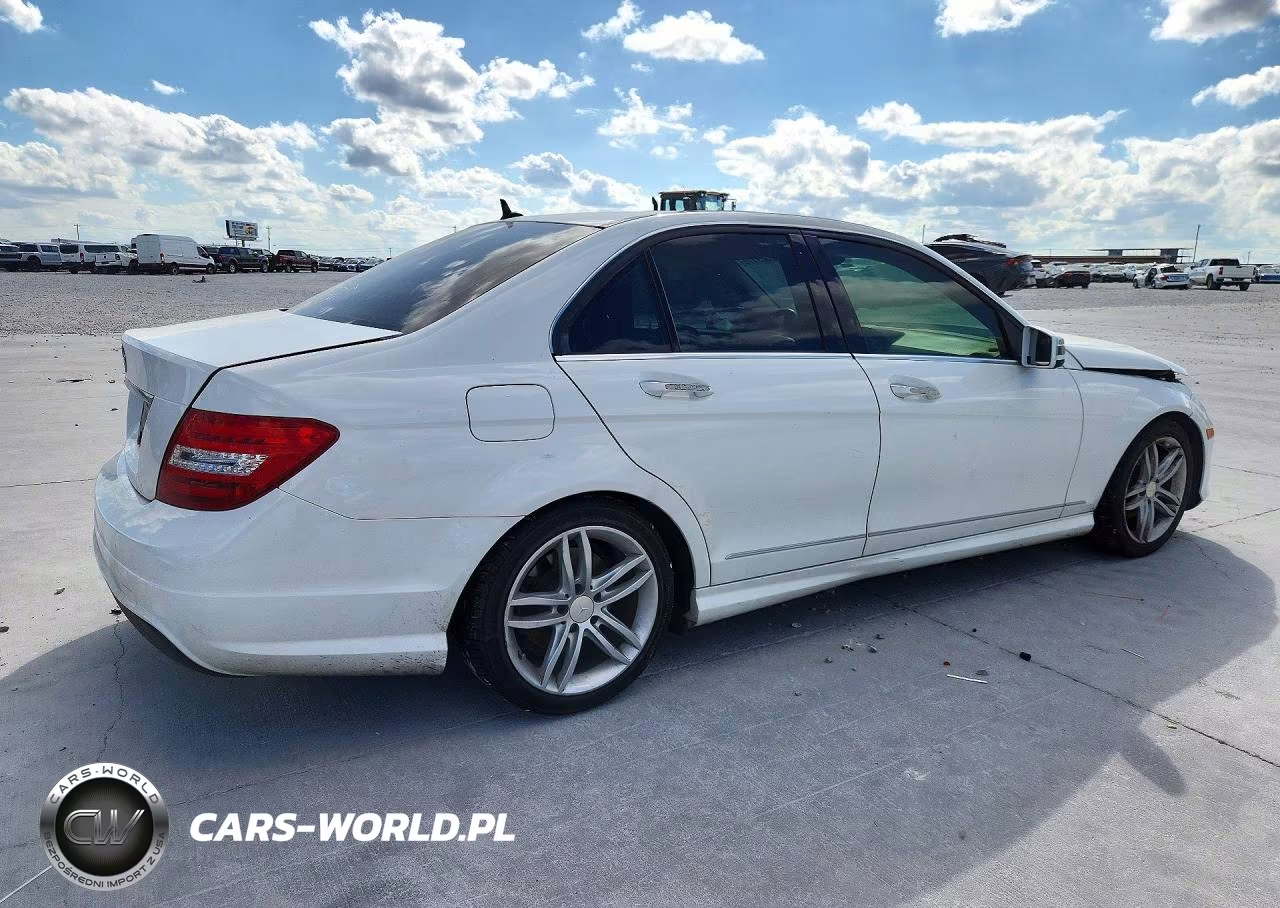 2014 Mercedes-Benz C 250 VIN:WDDGF4HB3EA938673 - 3