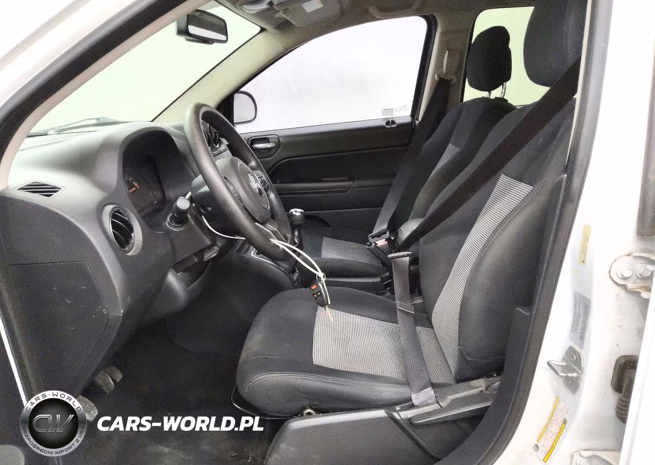 2015 Jeep Compass Sport VIN:1C4NJDBB2FD202882 - 7