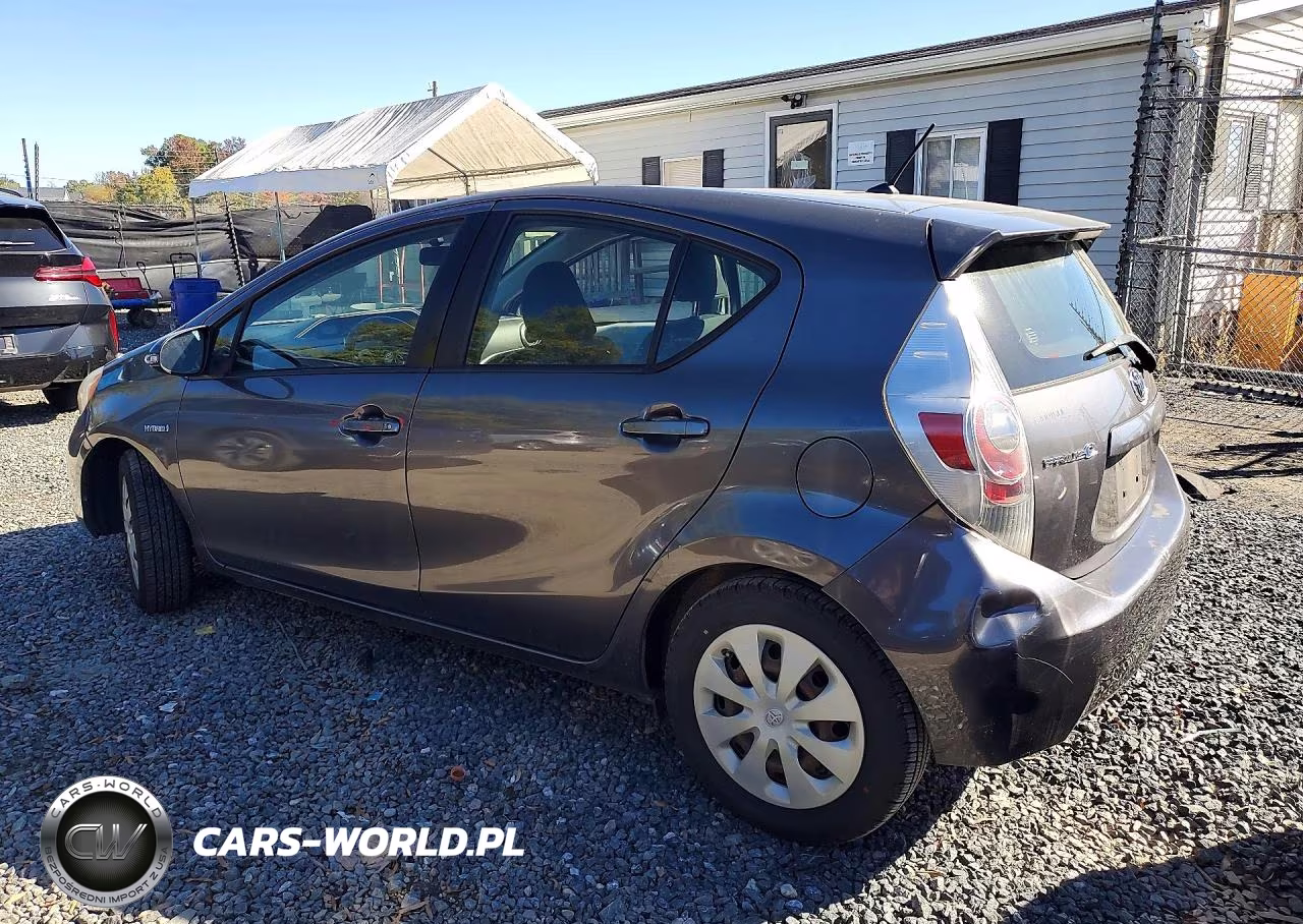 2013 Toyota Prius C Two VIN:JTDKDTB33D1549813 - 2