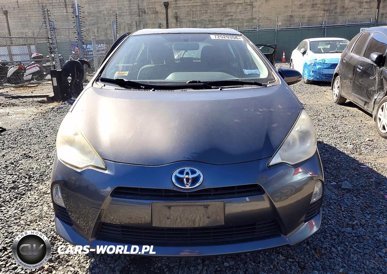 2013 Toyota Prius C Two VIN:JTDKDTB33D1549813 - 5