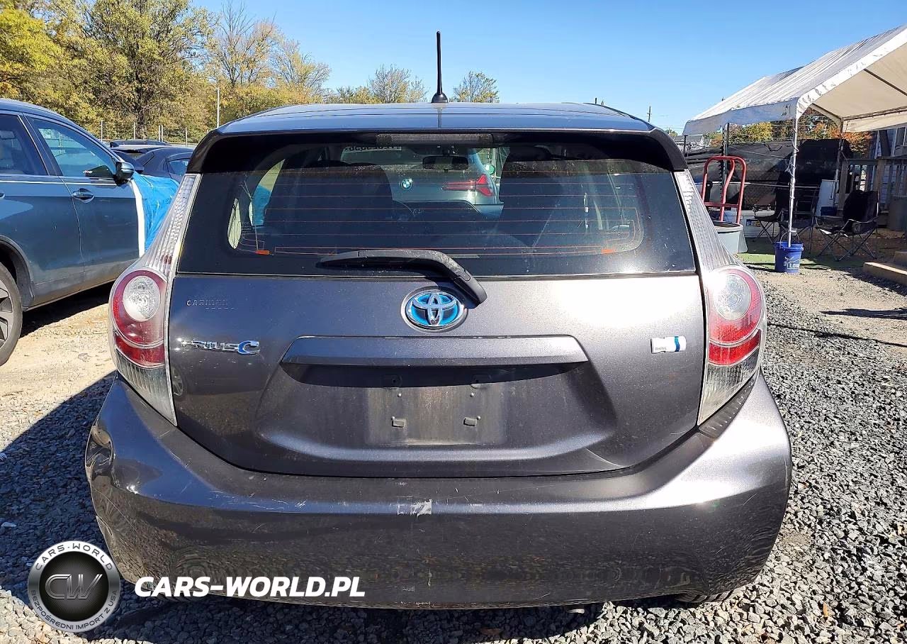 2013 Toyota Prius C Two VIN:JTDKDTB33D1549813 - 6