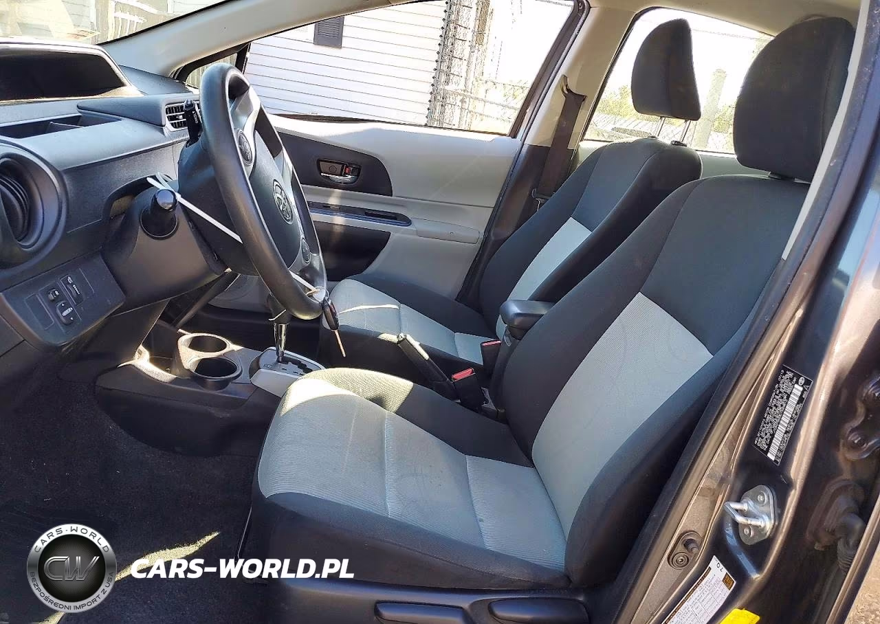 2013 Toyota Prius C Two VIN:JTDKDTB33D1549813 - 7