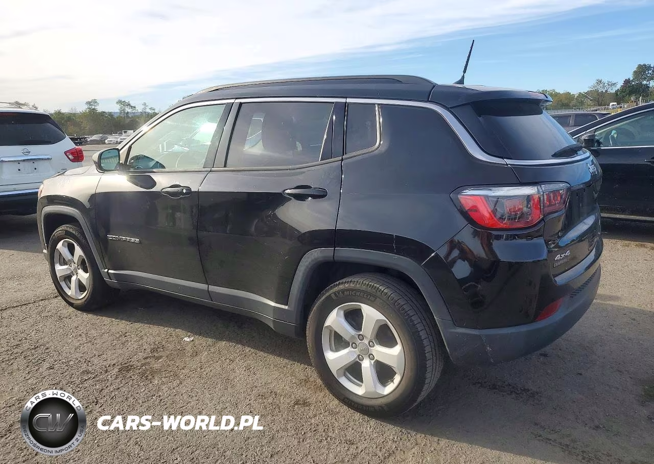 2018 Jeep Compass Latitude VIN:3C4NJDBB6JT366820 - 2