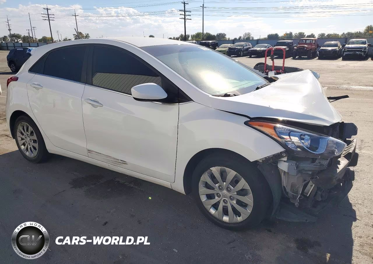 2017 Hyundai Elantra Gt Base VIN:KMHD35LH5HU383490 - 4
