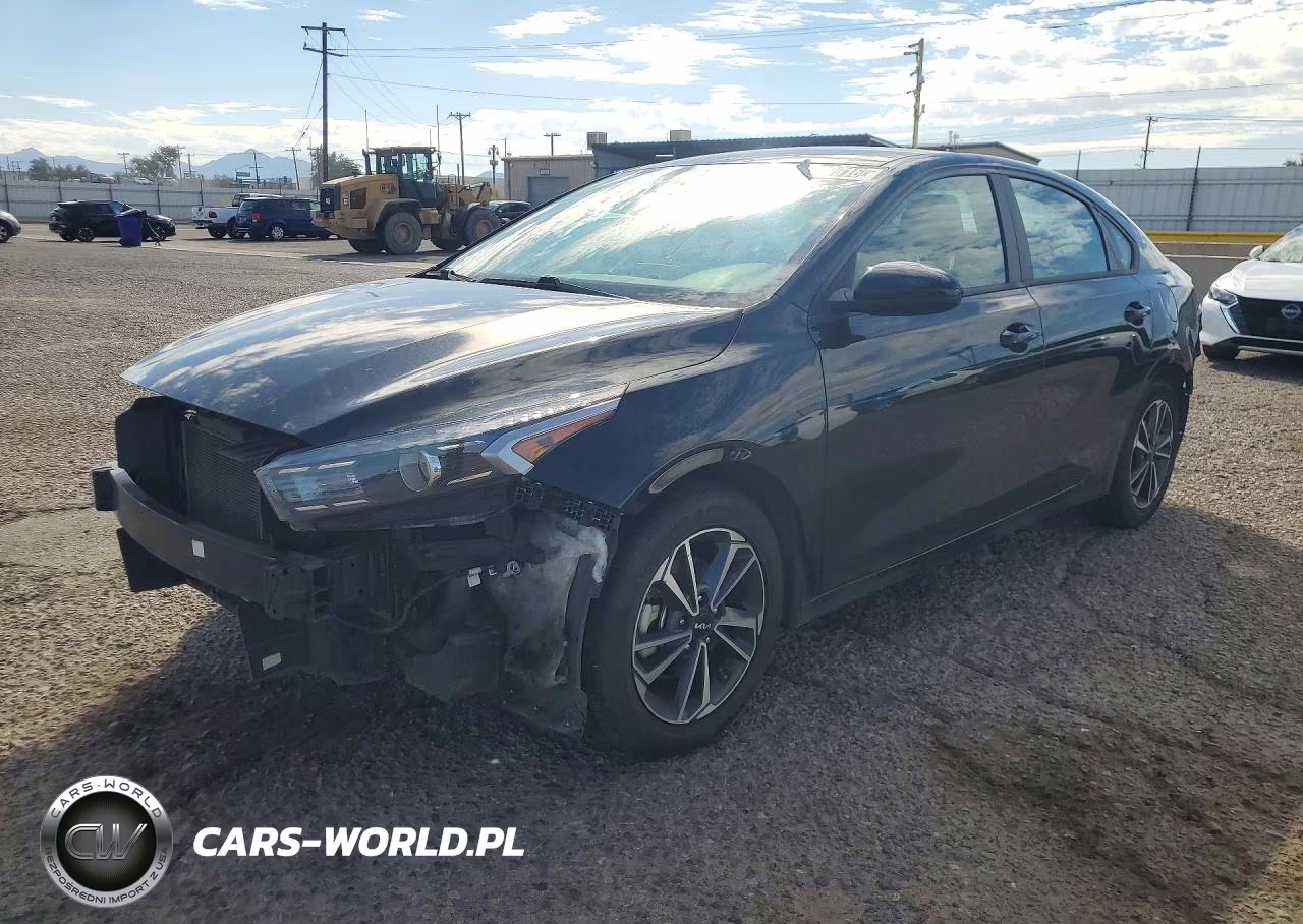 2023 Kia Forte Lxs