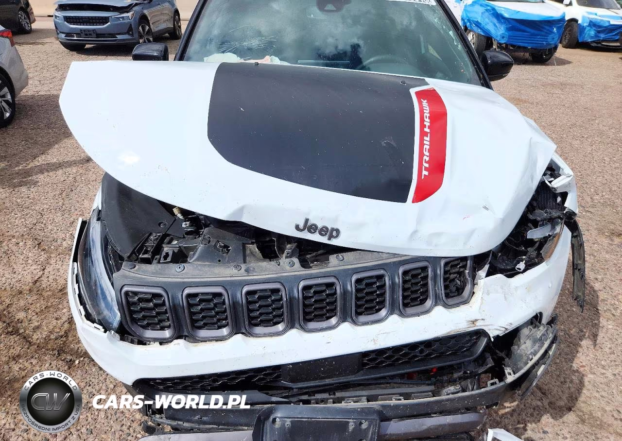 2025 Jeep Compass Trailhawk VIN:3C4NJDDNXST507347 - 12