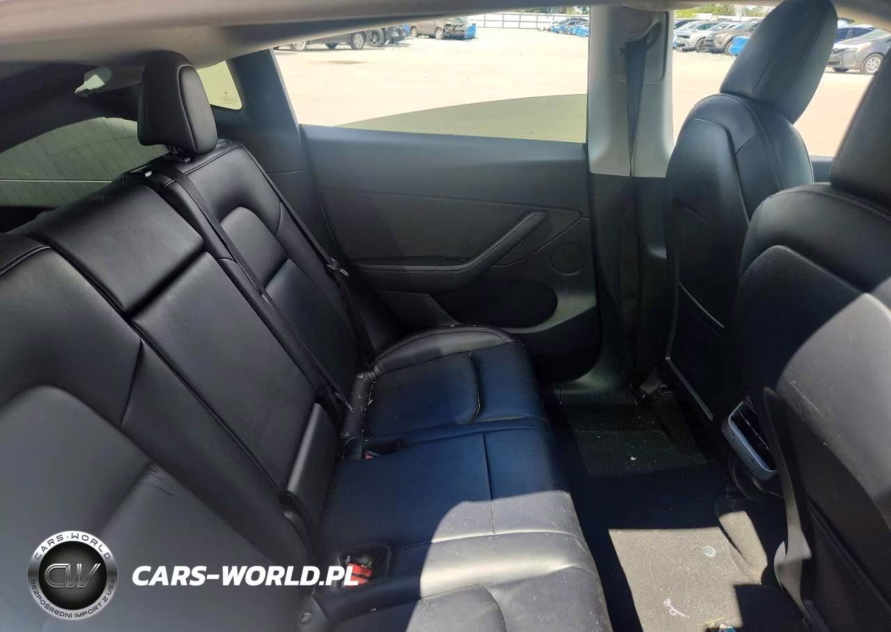2021 Tesla Model Y VIN:5YJYGDEE1MF265723 - 10