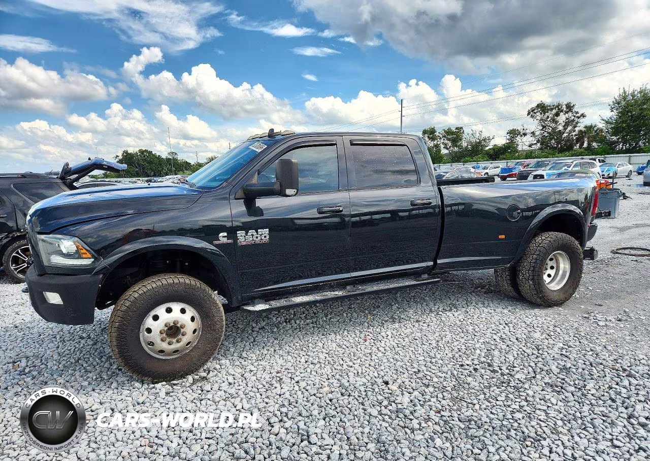 2018 Ram 3500 Laramie VIN:3C63RRJL3JG429332 - 1