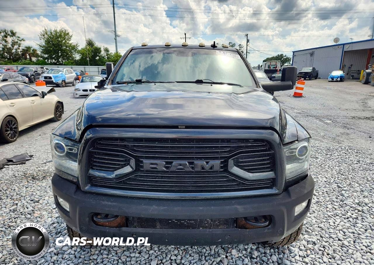 2018 Ram 3500 Laramie VIN:3C63RRJL3JG429332 - 5